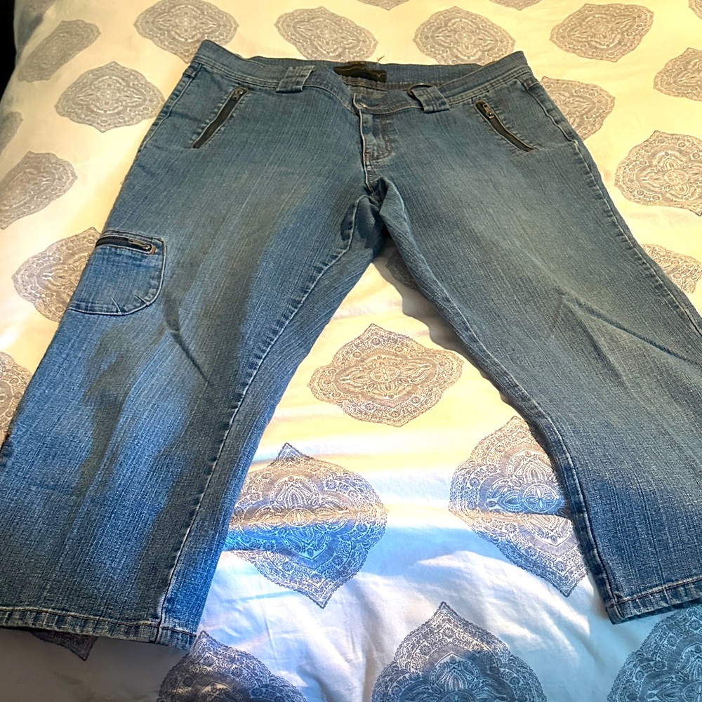 Vincenzo Blue Denim Jeans with Zipper Pockets